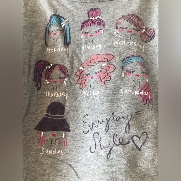 Gap Kids size 6 - 7 long sleeve heather gray cotton tee w/ fashion days of week - Picture 2 of 5